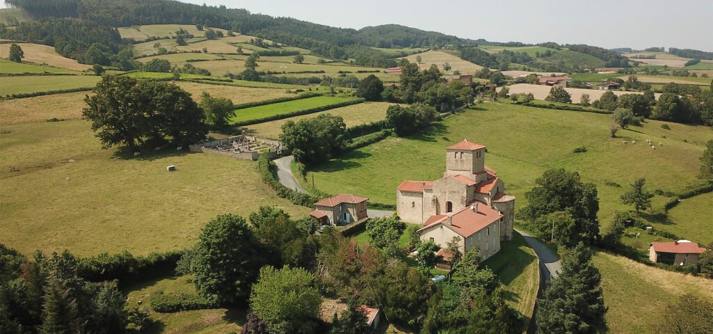 Saint mamert eglise romane 1920x900 min (1)